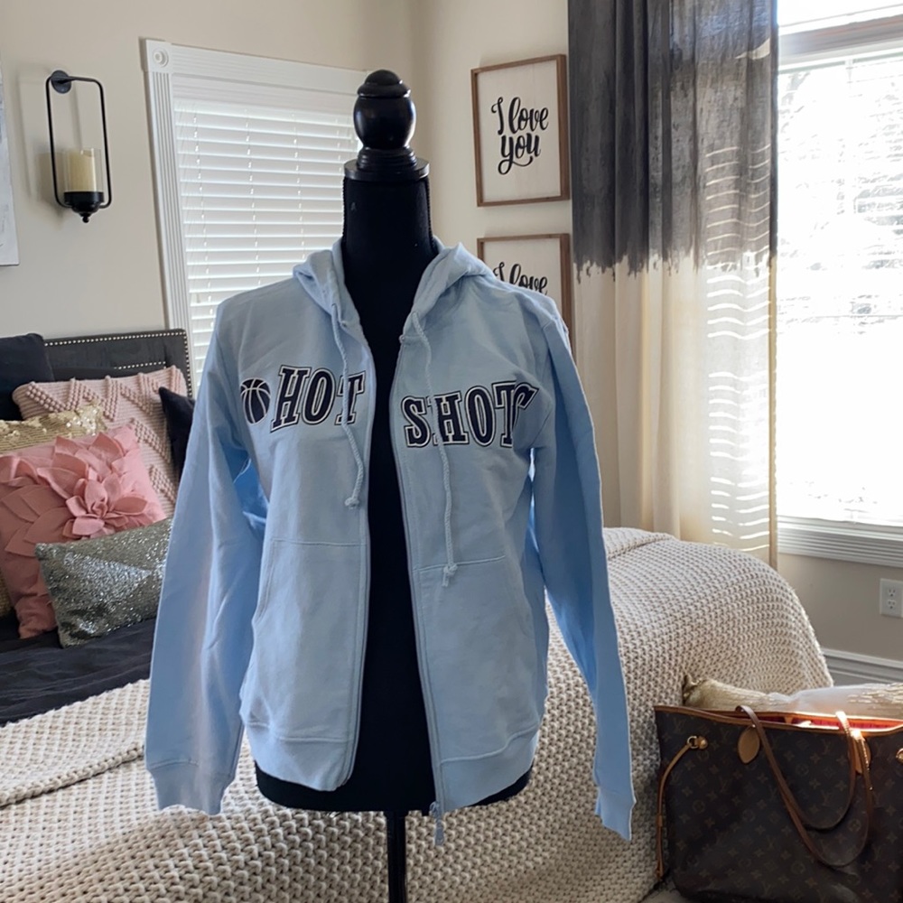 NWT hooded sweatshirt, SZ M, Derek Heart.